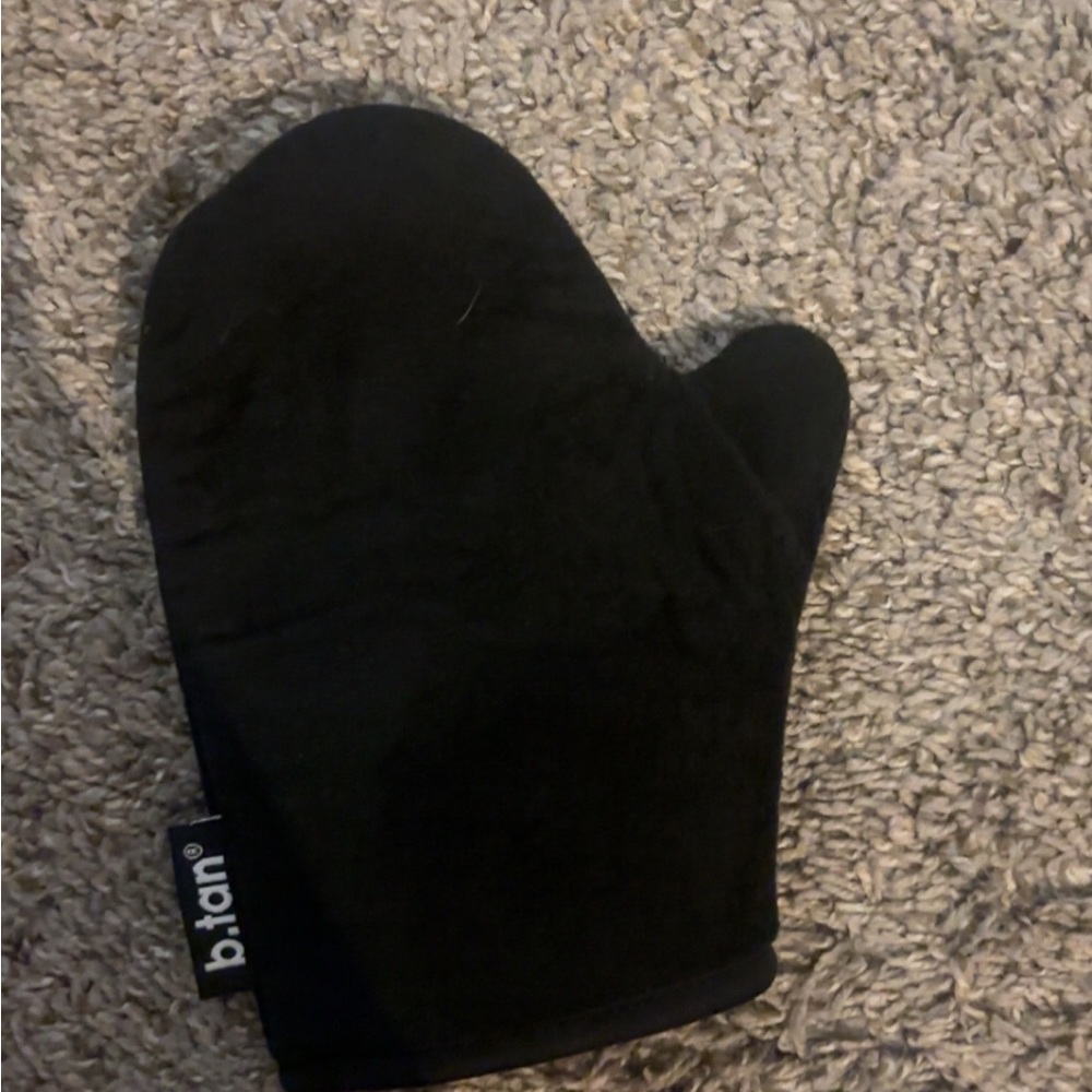 b.tan Black Tanning Mitt